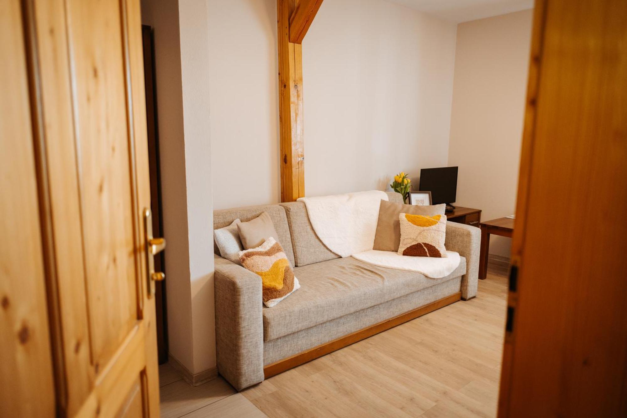 Oberza Knieja Motel *
